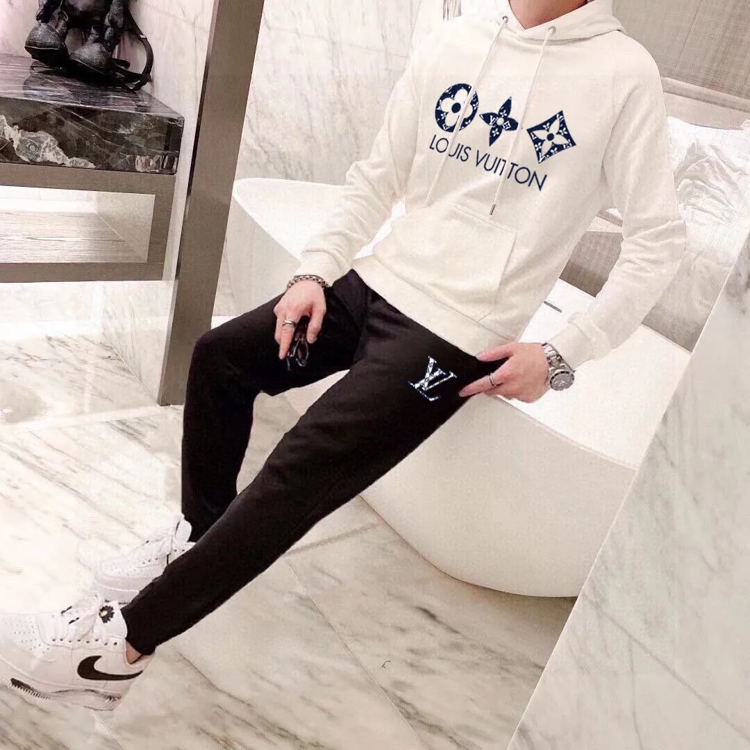 🅿️400 direct batch [LV Louis Vuitton] (Fat Man Gospel) hot-selling suit is coming. Focus on the original version of the official website. 2025 new hot-selling cardigan sweater suit. The original order is the best. 🇭🇰The meticulous work of top designers. Just for a fitting and perfect upper body effect. 100% natural high-quality Roman cotton, close-fitting comfort, noble and elegant! Original hardware embodies elegance and nobility! Counter size: M-5XL (maximum wear up to 220 pounds)
